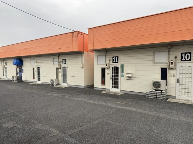 『小さなカフェ ink』店舗外観写真