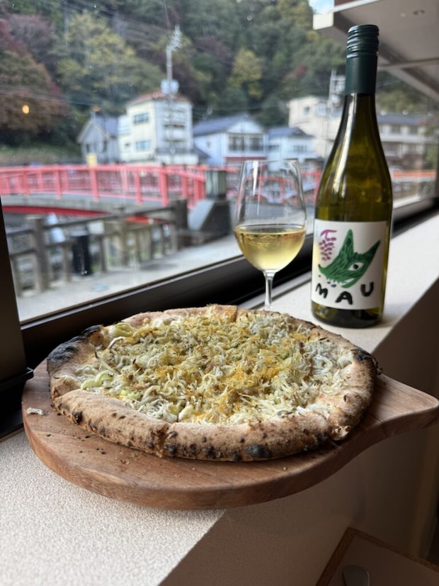 しらすカラスミピザの写真