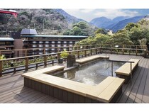 【神奈川県箱根町】「箱根湯本温泉 ホテルおかだ」が、開放的で心地よい足湯・見晴テラスを新設！
