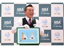 国土交通省が「バス車内事故防止アナウンス」を制作。落語家の林家たい平さんを起用