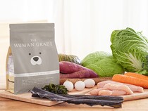 「ドッグフード」と呼ばないで！「THE HUMAN GRADE ぼくのウマウマごはん。」新発売