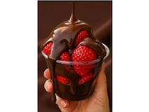 【兵庫県神戸市】Strawberry chocoの人気商品「ダークチョコ」が代官山Candyapple神戸マルイ店に登場