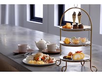 【東京都中央区】アンリ・シャルパンティエ、銀座で初のアフタヌーンティー開始！14種を一度に味わう