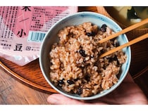 「寝かせ玄米 小豆ブレンド」が進化！小豆の食感と風味を引き出し、さらに美味しく