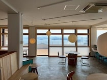 【岡山県倉敷市】鷲羽山ビジターセンターに、日本茶と珈琲と絶景を楽しむカフェ「KOTKA SETOUCHI」誕生