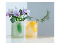 ベルギーのフラワーベースブランド「Henry Dean」から、春らしい新カラーが登場！