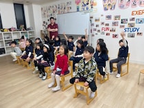 【愛知県名古屋市】園児がAIを英語で学ぶ「プロから学ぶ教育」を実施。保護者が講師となる新教育モデル