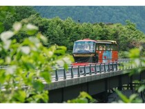 【岐阜県高山市】「おくひだマウンテンバス」の新緑シーズン運行が決定！新緑×残雪を五感で巡ろう