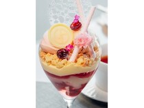 【東京都港区】「アルマーニ / カフェ 表参道」に「桜 カモミール フロマージュのパフェ」が登場