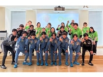 ライフネット生命保険が國學院大陸上競技部を招いたイベントを実施！子どもに直接指導