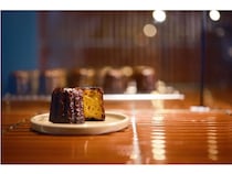 無駄を省き、自然な美味しさを最優先する「マツイノカヌレ東京本店」のカヌレが「1 Hotel Tokyo」の特典に採用