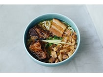 【沖縄県那覇市】人気の沖縄そば店「EIBUN palette」がデパートリウボウにオープン。限定の特別なメニューも