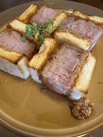 【山口カフェ】『麻里布珈琲』岩国市の人気喫茶店｜奇跡の厚切りレアかつサンドが名物