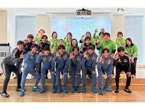 ライフネット生命保険が國學院大陸上競技部を招いたイベントを実施！子どもに直接指導