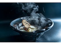 【兵庫県神戸市】「カニ蟹crab 三宮店」が移転リニューアルオープン！新作「紅ズワイ蟹担担麺」を堪能