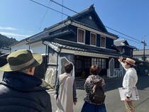 【福岡県八女市】藤の見頃に合わせ「大藤さんぽ」開催！500円で巡る歴史町歩き