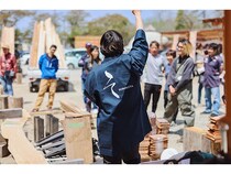 【山梨県北杜市】伝統建築を届ける素朴屋が「原木市」開催！原木競りからお笑いライブまで楽しめる一日