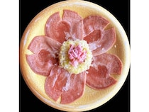 「焼肉ホルモンたけ田」が新社会人、新入生に「桜咲くタン」を1皿無料プレゼント
