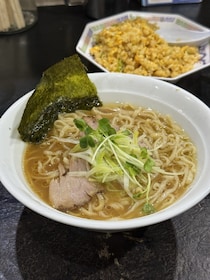 【山口グルメ】山口市の人気ラーメン店『手打ち中華そば 侍』自家製手打ち麺のコシに驚き！