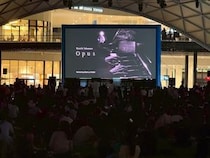 【大阪府大阪市】うめきた公園が一夜限りの巨大シネマ空間に！坂本龍一氏のフィルムコンサートを上映