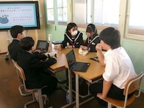 【和歌山県白浜町】地元中学⽣が観光⼟産「⽩浜がちゃ」を開発！きれいであたたかい温泉⽂化の魅力を発信