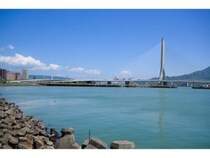台湾で世界最大の単主塔非対称斜張橋「淡江大橋」が開通。新たな都市のランドマークに