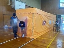 和歌山県紀の川市内の小学校6校、4～6年生を対象に体験型の防災教室を開催