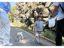 【福岡県福岡市】子どもブランド「トワニエール」、社員の子どもたちが愛犬と一緒にゴミ拾いを実施