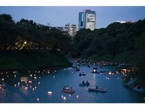 【東京都千代田区】ホテルニューオータニ(東京)が「皇居千鳥ヶ淵 灯ろう流し」とセットの宿泊プランを販売