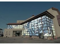 【長野県小布施町】北斎館開館50周年を記念して町が北斎一色に！北斎ホールも巨大北斎浪図でラッピング
