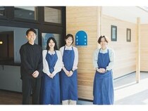 【山梨県小菅村】村内外の人々を結びつける複合施設「kadoya」のカフェが営業開始！宿泊予約も受付中