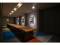 【香川県直島町】アートと建築と自然が響き合う！ベネッセハウスで須田悦弘氏と杉本博司氏の新作を設置