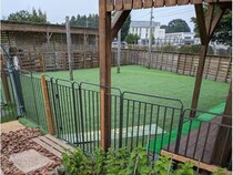 【茨城県笠間市】就労支援B型事業所が運営するカフェにドッグガーデン誕生！人と犬と地域の交流の場へ