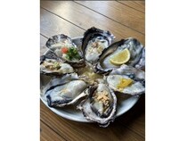【大阪府大阪市】一年中生牡蠣が味わえる、牡蠣づくしの居酒屋「イザカヤキツネ」が難波にオープン！