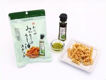「わたや みどりのラー油スナック」を阿部幸製菓が発売！老舗へぎそば店とコラボ