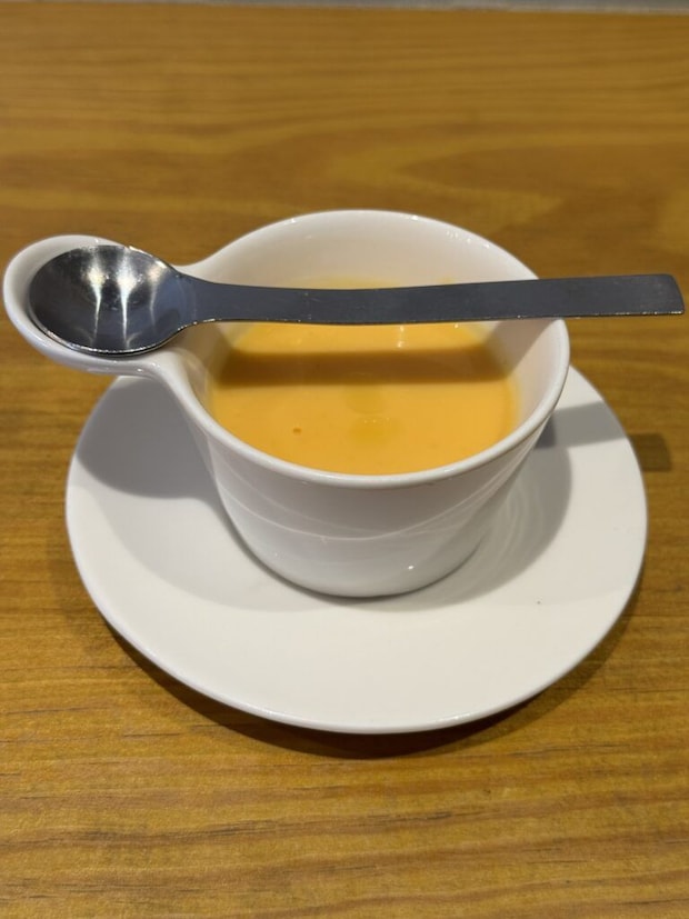 『卯月』前菜のスープ(コーンポタージュ)