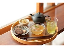 【東京都文京区】和カフェ「雨音茶寮」にフレシャスの天然水を使用した和菓子と冷茶の限定メニュー登場