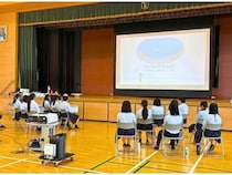 【福井県福井市】仁愛女子高等学校でドローン体験会開催！福井の災害調査事例などを学び、操縦にも挑戦