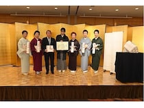 「おおきに財団」30周年を記念し、永楽屋が京都五花街の芸妓へ白生地の反物を寄贈！