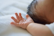 中川翔子さんが双子と退院、育児グッズも準備万端！「家族総力戦」で双子育児に突入