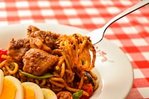 【伝説メニューが復活】人気No.1「カレーナポ」がゴロっとチキンで進化！スパゲッティーのパンチョ創業16周年記念で復刻発売