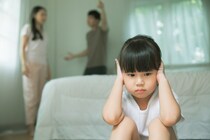 実はとても傷ついている…親の「愚痴」を聞かされ続けた子どもは心だけでなく脳にもダメージを受ける