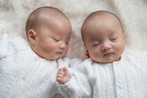 中川翔子さん双子の一ヶ月健診結果に安堵「ちいさくて心配だったけどグングン大きくなってる！」