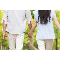 夫婦のギフト事情に温度差？ 男性5割「贈る」に対し、女性6割「贈らない」と回答