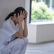 帰りの電車で毎日泣いた…「今日も何もできなかった」復職後、メンタル限界だった私を支えてくれたのは