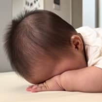 わずか7ヶ月で⁉ 「これは騙される」早くも泣き真似を覚えた天才赤ちゃん‼