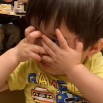 ごはんどころじゃない！ ファミレスで一生懸命働くアレが怖すぎる男の子【ちょっと気持ちわかるわ】