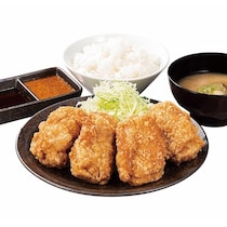 年末祭りが始まる！【3日間だけ】からあげ定食が“200円引き”!? からやまの年末大感謝祭が神コスパすぎる