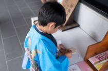 50代で再婚、二児が誕生したますだおかだ・岡田圭右さん「#七五三 #5歳」親子そろってキリリとした袴姿を披露！