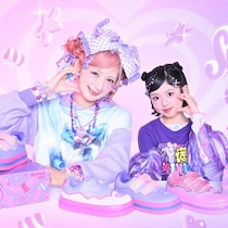 歩くと光る！しなこ×ABCマートのコラボ靴が超かわいい♡ 抽選で「しなこちゃん写メ会」当たるキャンペーンも